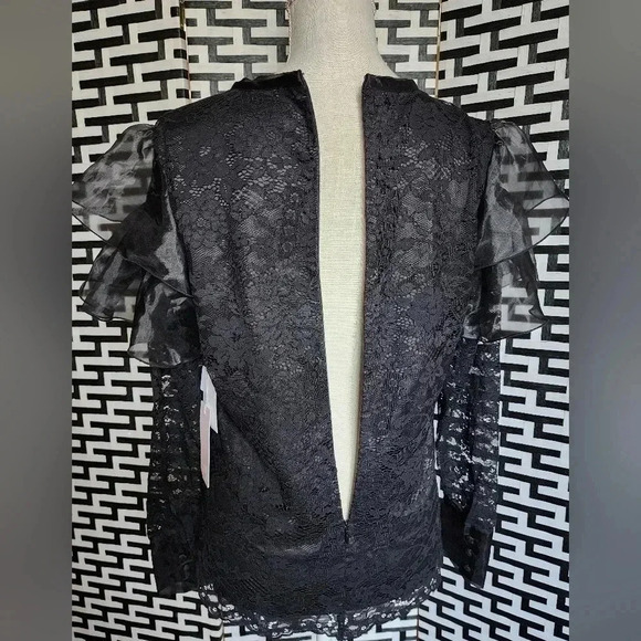 Rachel Parcell ruffle shoulder lace blouse size Medium New Black - Picture 8 of 15